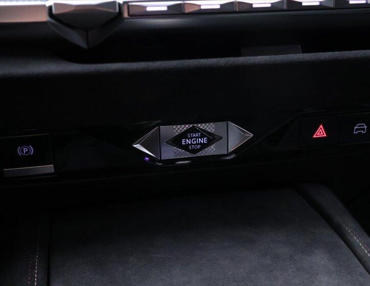 DS Automobiles DS4 Hatchback 1,6 l 165 kw