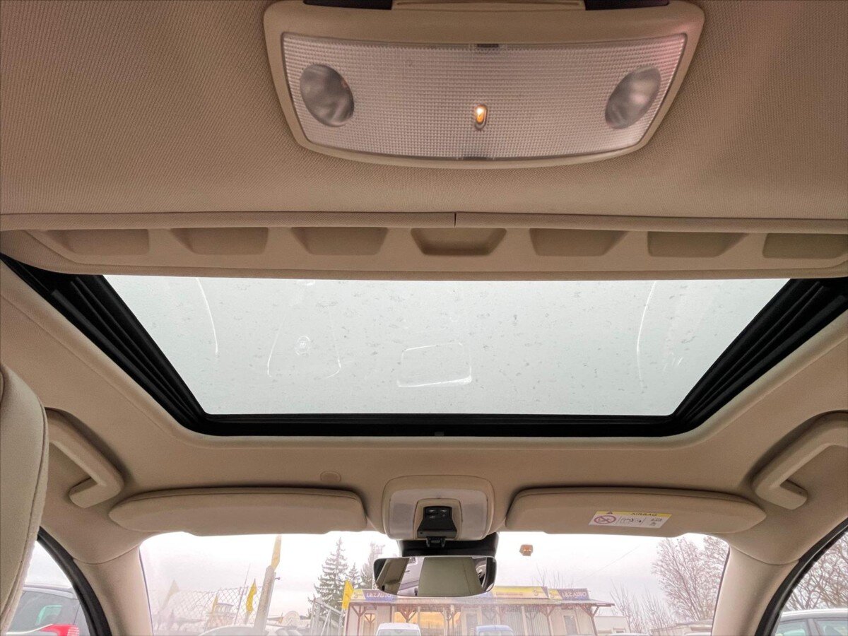 Volvo V60 Kombi 2,4 l 162 kw