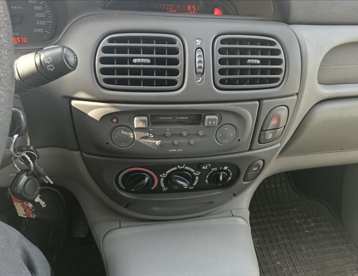 Renault Scénic Kombi 1,6 l 79 kw