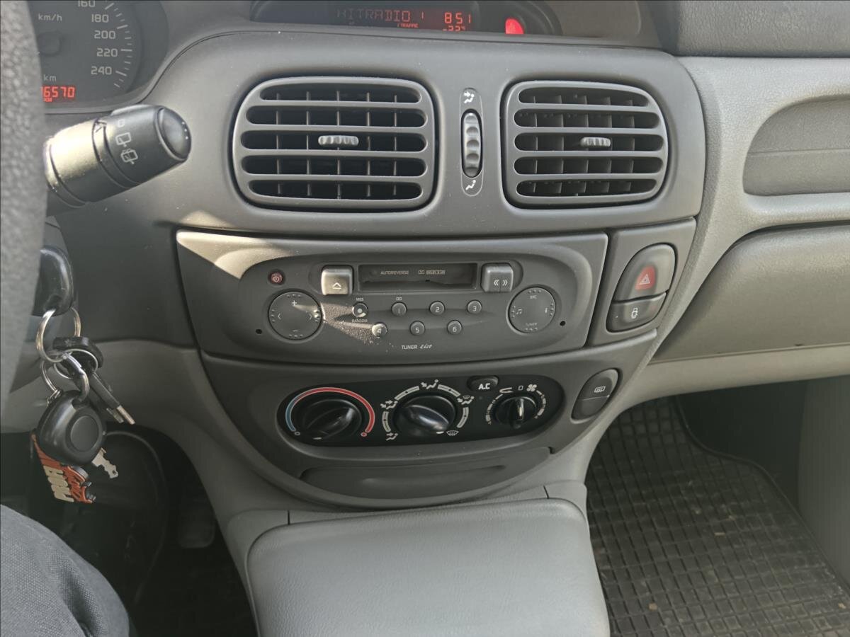 Renault Scénic Kombi 1,6 l 79 kw