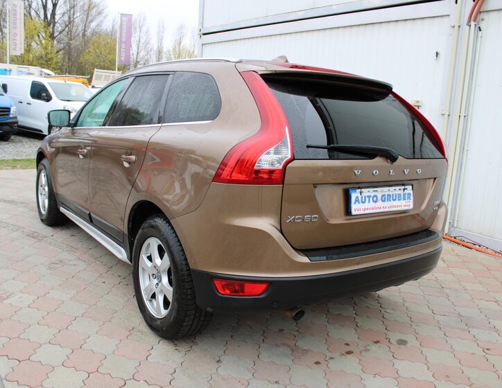 Volvo XC60 SUV / Terénní 2,4 l 129 kw
