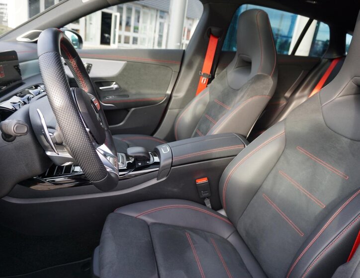 Mercedes-Benz CLA Kombi 2,0 l 225 kw