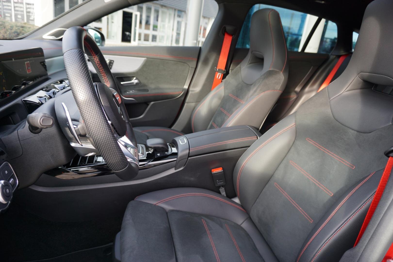 Mercedes-Benz CLA Kombi 2,0 l 225 kw