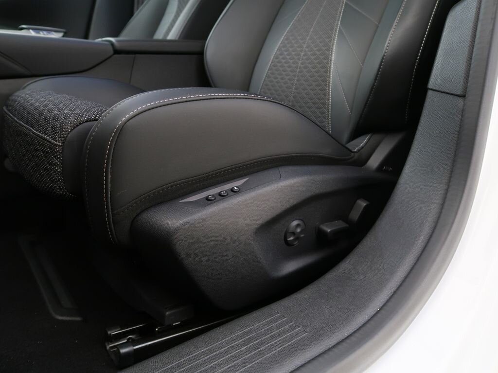 DS Automobiles DS4 Hatchback 1,2 l 100 kw