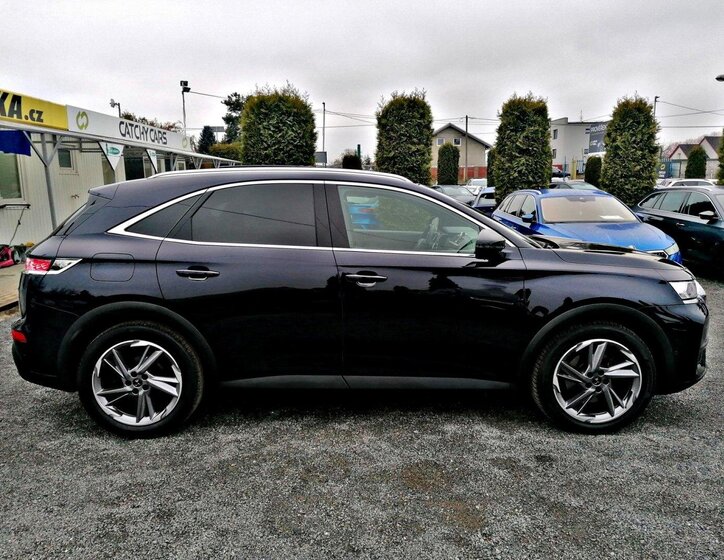 DS Automobiles DS7 Crossback 8