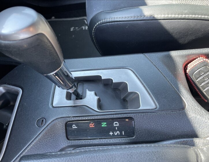 Toyota RAV4 SUV / Terénní 2,5 l 145 kw