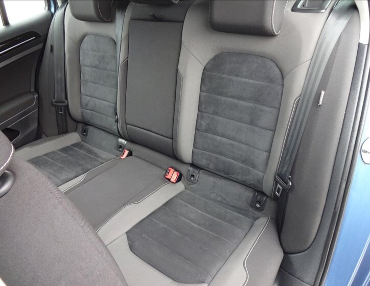 Volkswagen Golf Kombi 1,6 l 77 kw