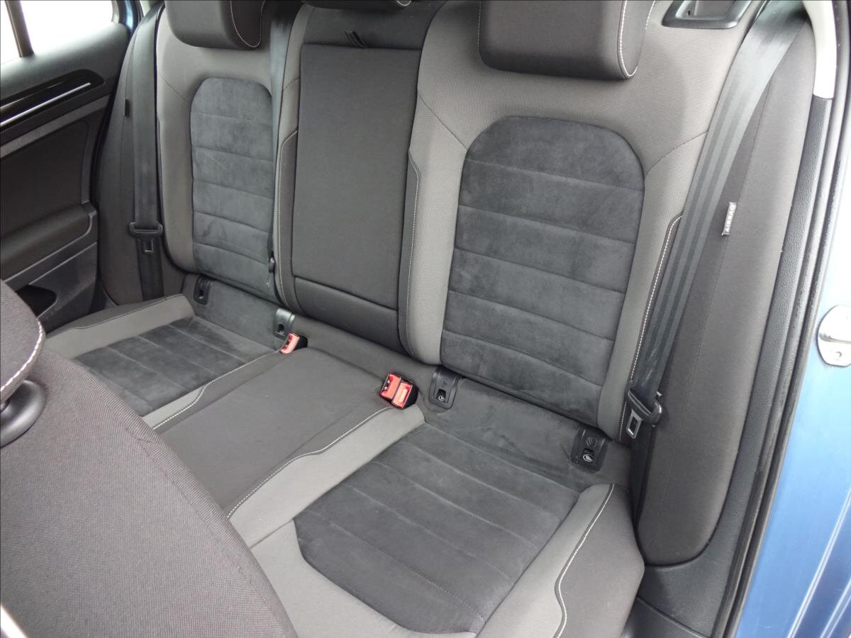 Volkswagen Golf Kombi 1,6 l 77 kw