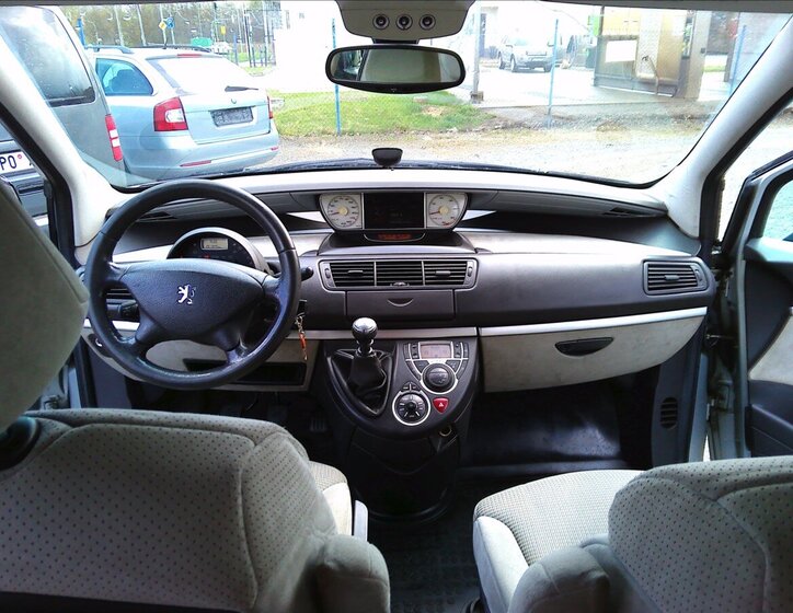 Peugeot 807 MPV 2,0 l 100 kw