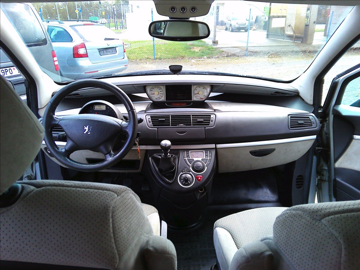 Peugeot 807 MPV 2,0 l 100 kw