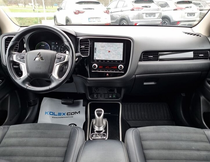 Mitsubishi Outlander SUV / Terénní 2,4 l 165 kw