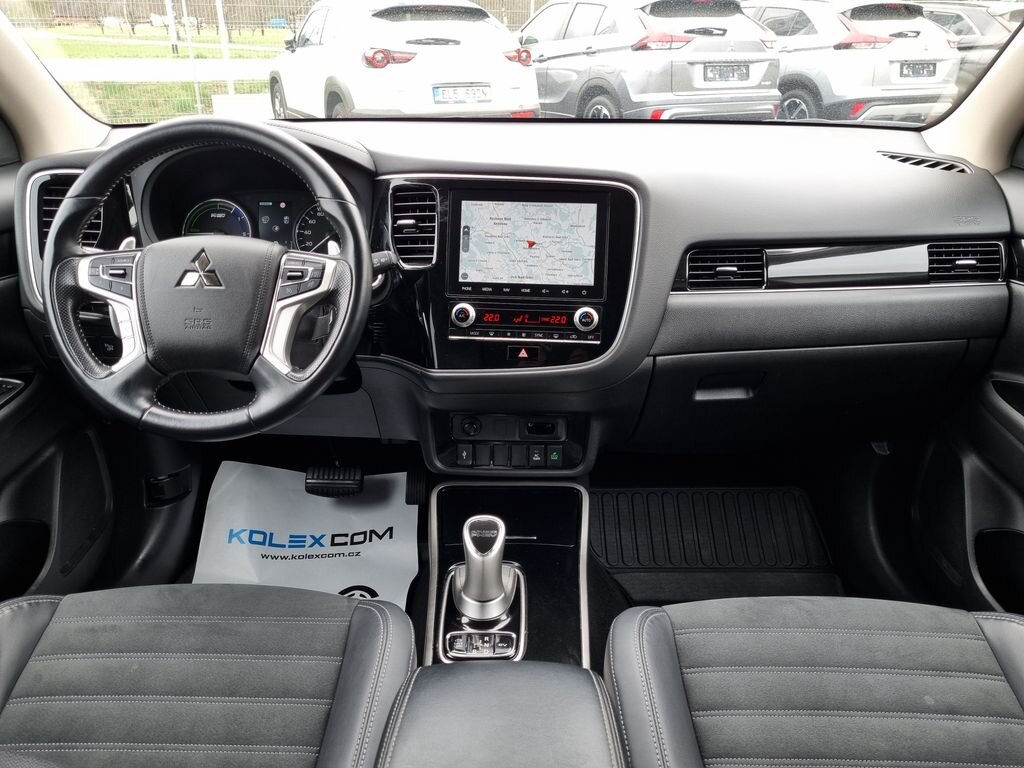 Mitsubishi Outlander SUV / Terénní 2,4 l 165 kw