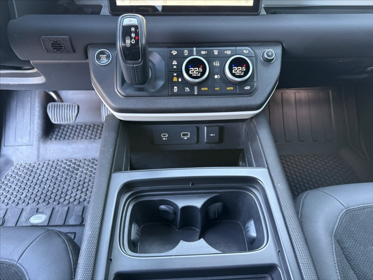 Land Rover Defender SUV / Terénní 3,0 l 183 kw