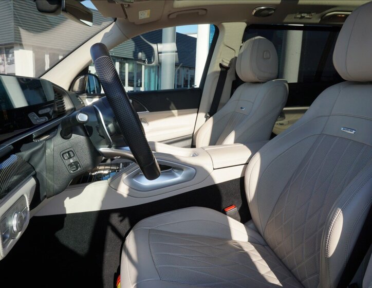 Mercedes-Benz GLS SUV / Terénní 4,0 l 450 kw