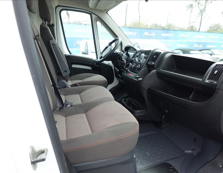 Peugeot Boxer Ostatní 2,2 l 121 kw