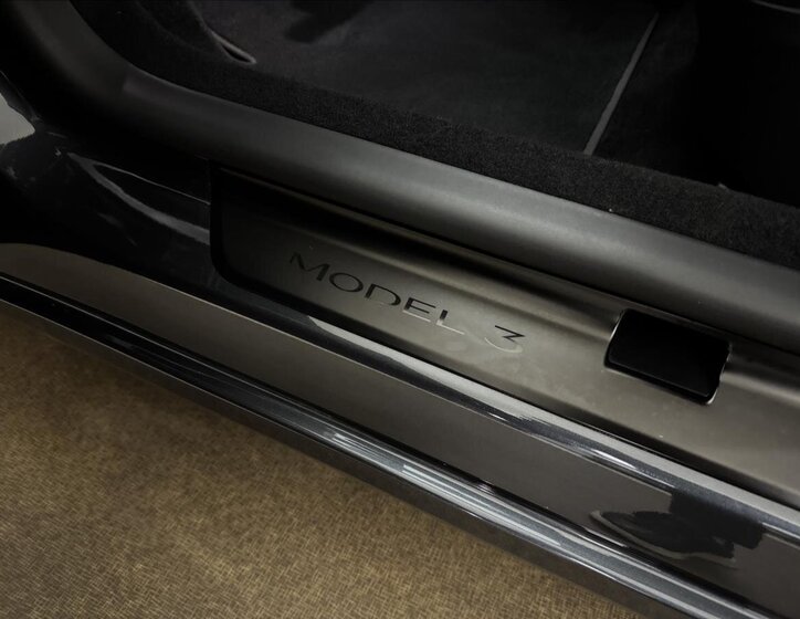 Tesla Model 3 34