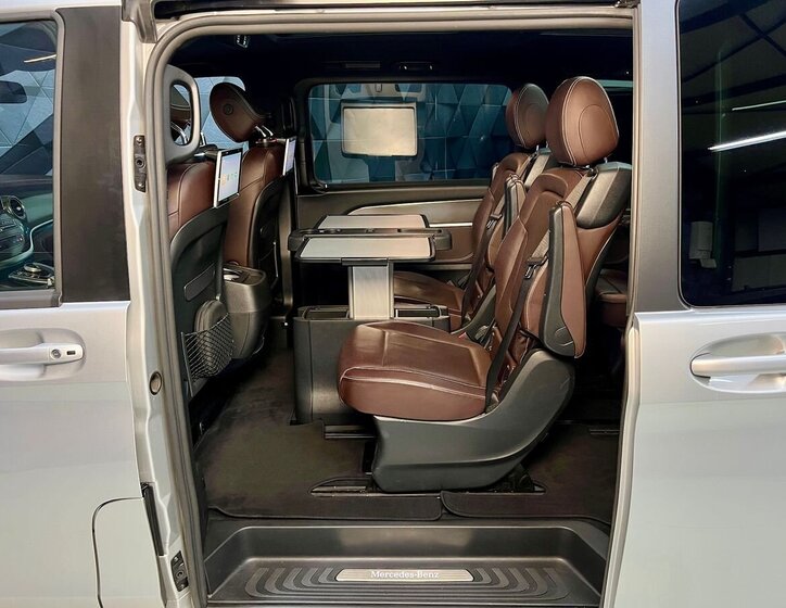 Mercedes-Benz Třídy V 12