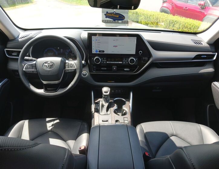 Toyota Highlander 18