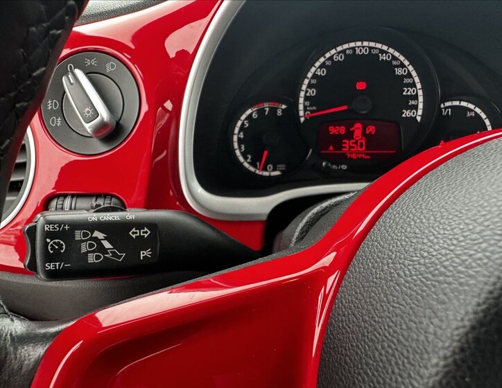 Volkswagen Beetle Hatchback 1,2 l 77 kw