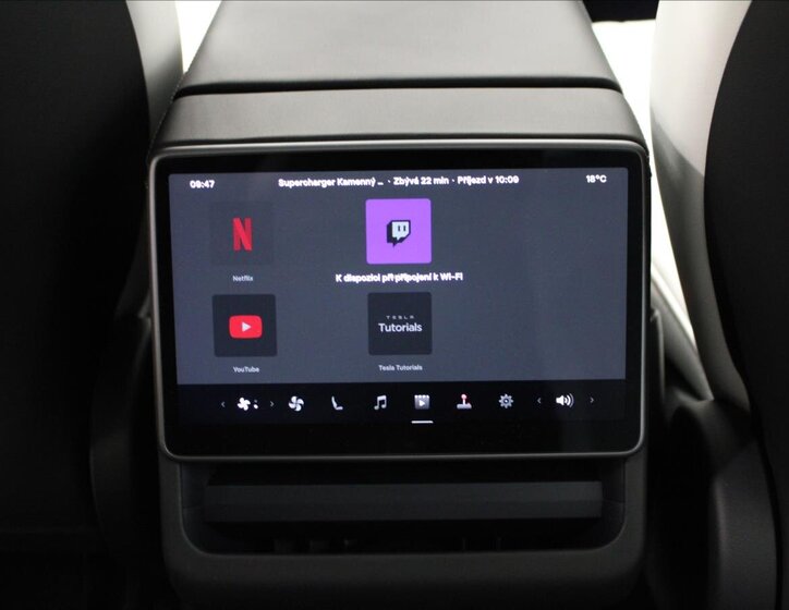 Tesla Model 3 Sedan / Limuzína 0,0 366 kw