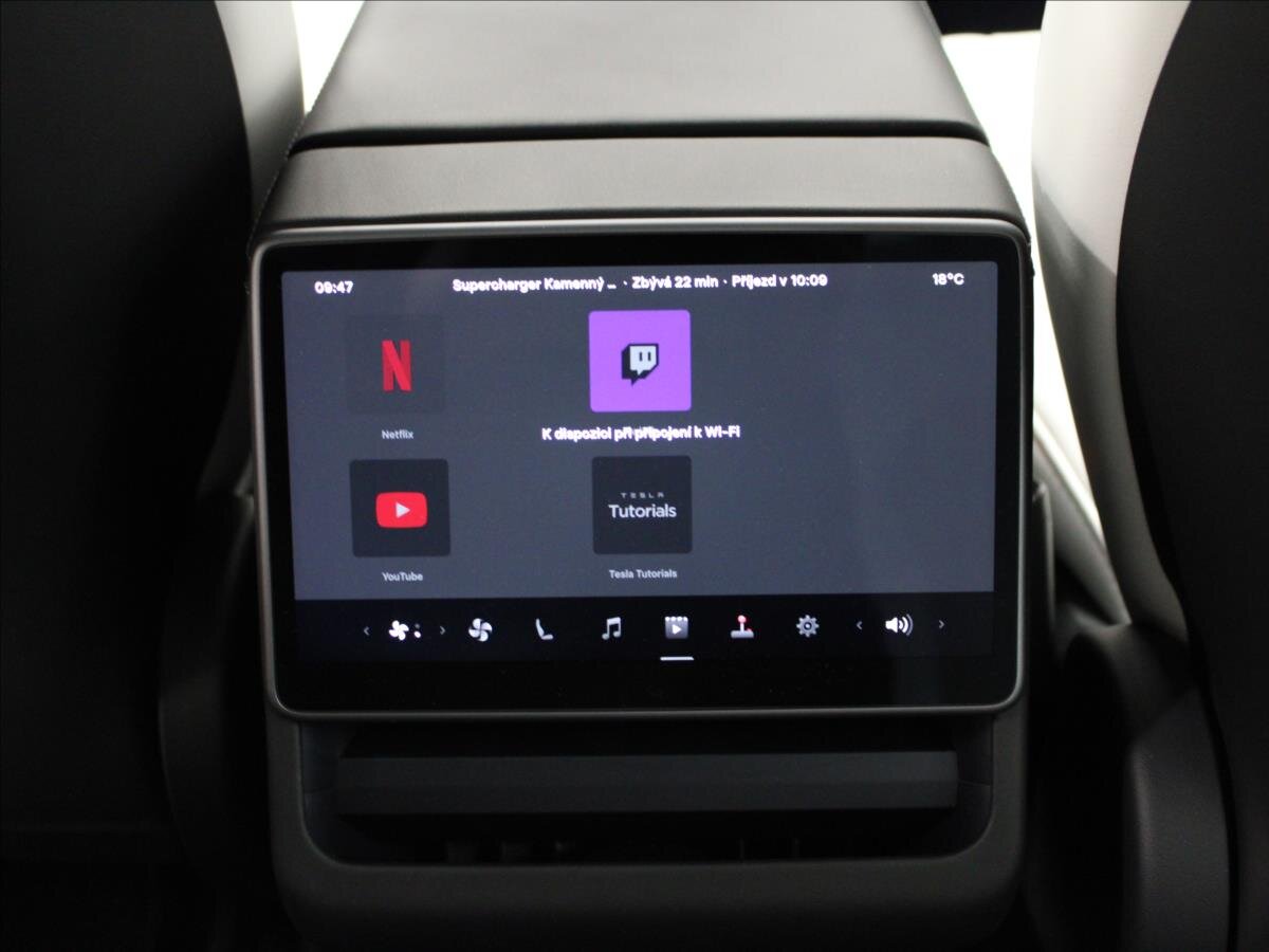 Tesla Model 3 Sedan / Limuzína 0,0 366 kw