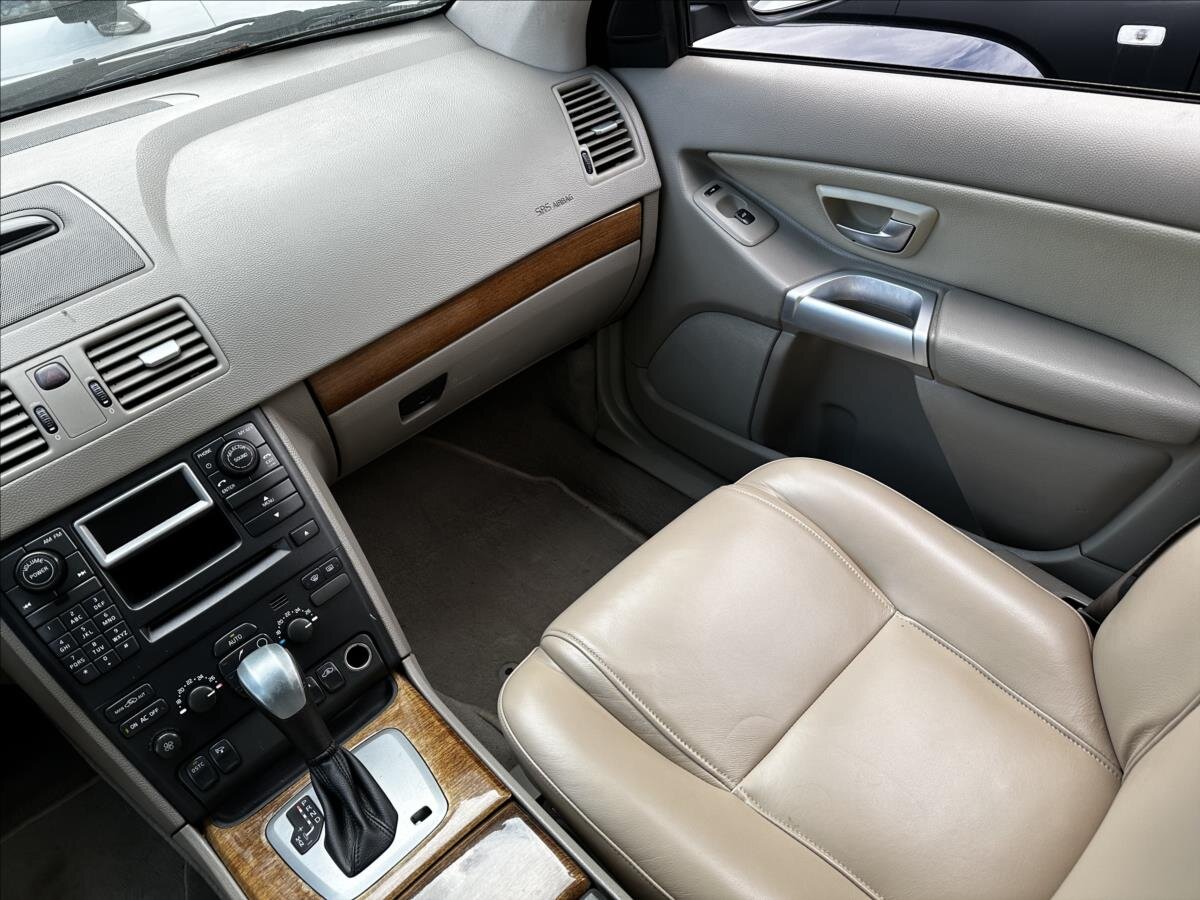 Volvo XC90 SUV / Terénní 2,4 l 120 kw