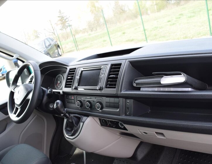 Volkswagen Transporter Kombi 2,0 l 110 kw