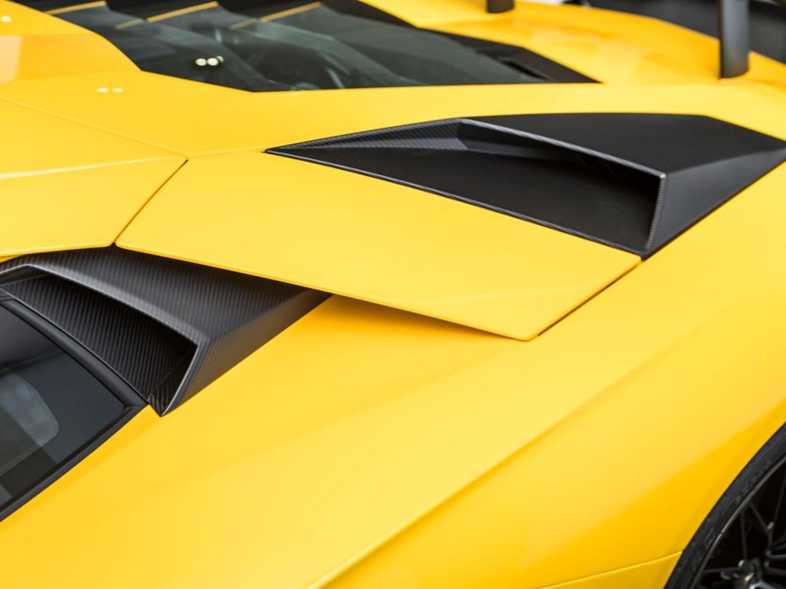 Lamborghini Aventador 21