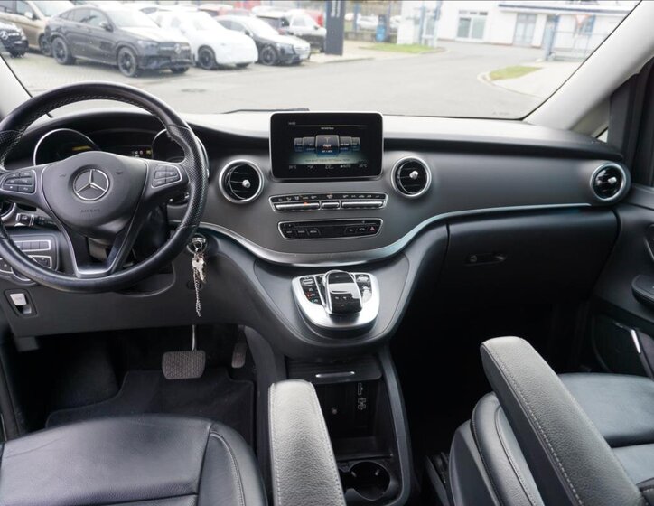 Mercedes-Benz Třídy V 17