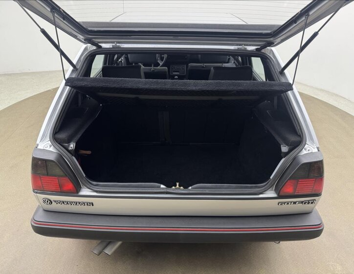 Volkswagen Golf Sedan / Limuzína 1,8 l 79 kw