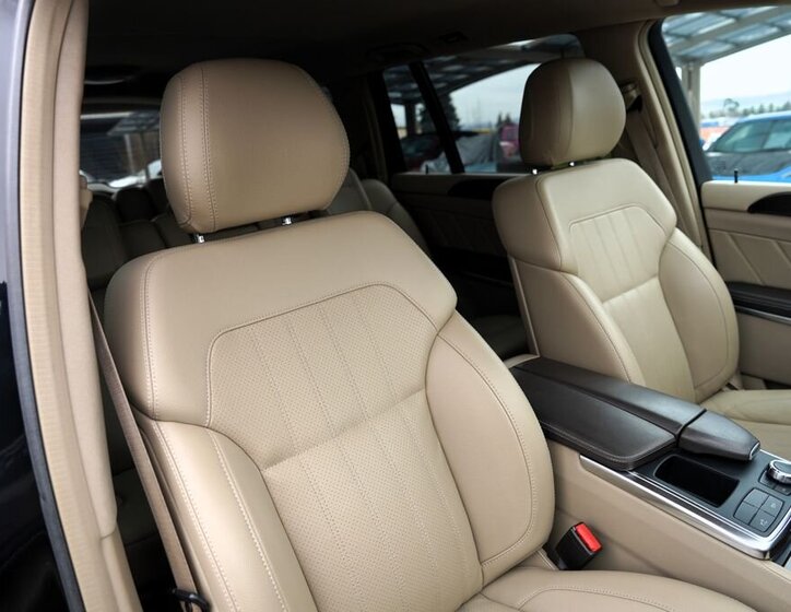 Mercedes-Benz GL SUV 4,7 l 320 kw