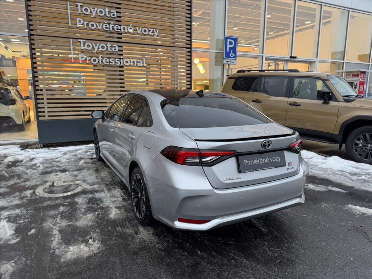 Toyota Corolla Sedan / Limuzína 1,8 l 72 kw