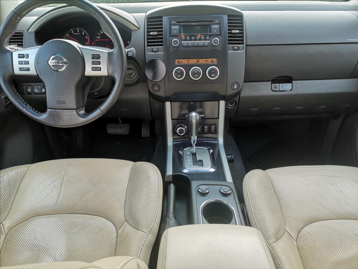 Nissan Pathfinder Kombi 2,5 l 140 kw