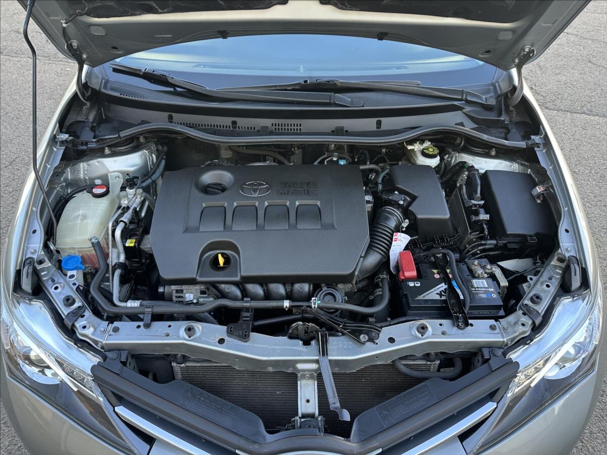 Toyota Auris Kombi 1,6 l 98 kw