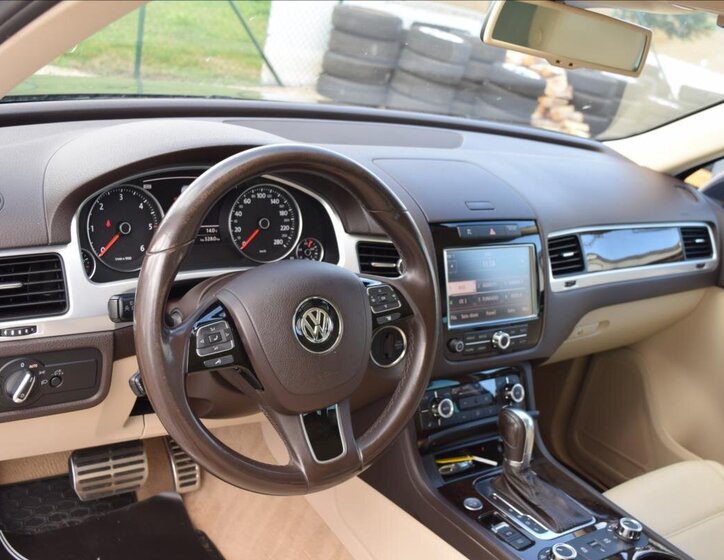 Volkswagen Touareg 16