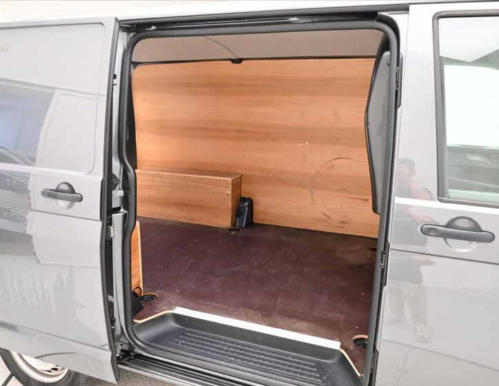 Volkswagen Transporter Skříň 2,0 l 110 kw