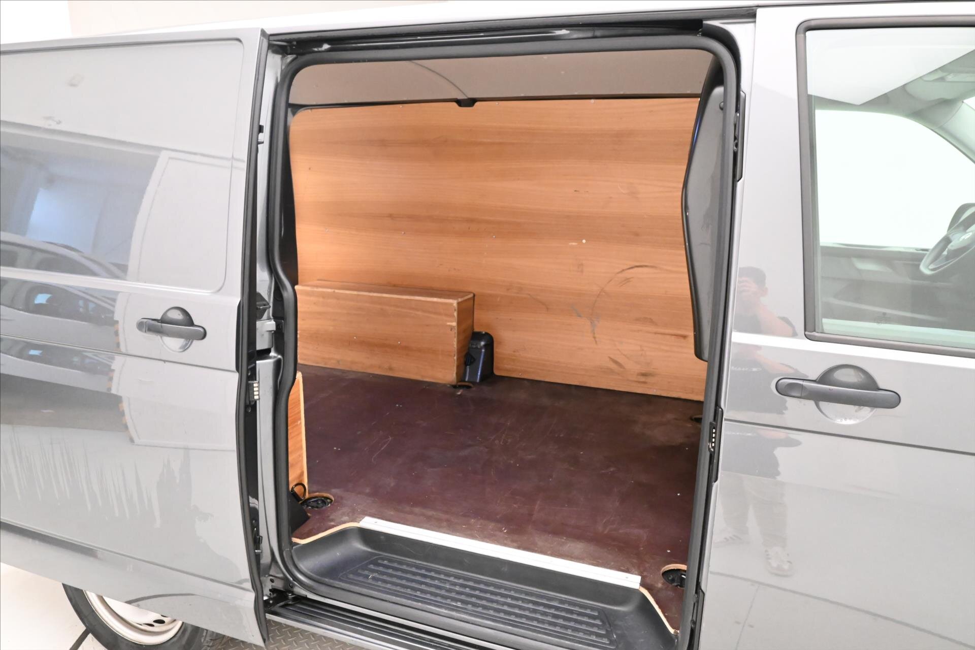 Volkswagen Transporter Skříň 2,0 l 110 kw