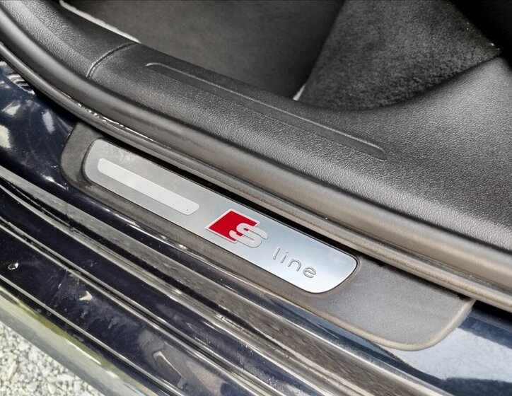Audi A4 Kombi 2,0 l 140 kw