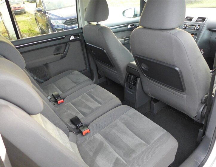 Volkswagen Touran Kombi 1,6 l 77 kw