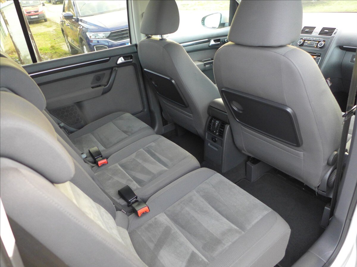 Volkswagen Touran Kombi 1,6 l 77 kw