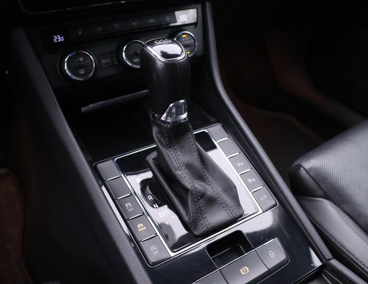 Škoda Superb Liftback 2,0 l 140 kw