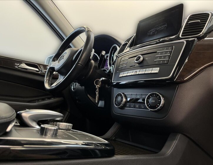 Mercedes-Benz GLS 16