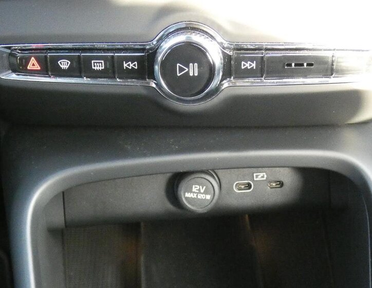 Volvo XC40 SUV 2,0 l 120 kw