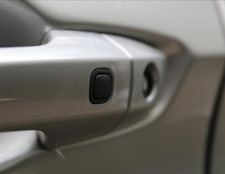 Mitsubishi Outlander SUV / Terénní 2,4 l 162 kw