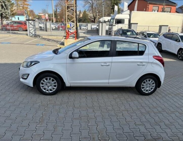 Hyundai i20 4
