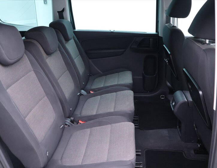 Volkswagen Sharan MPV 2,0 l 103 kw