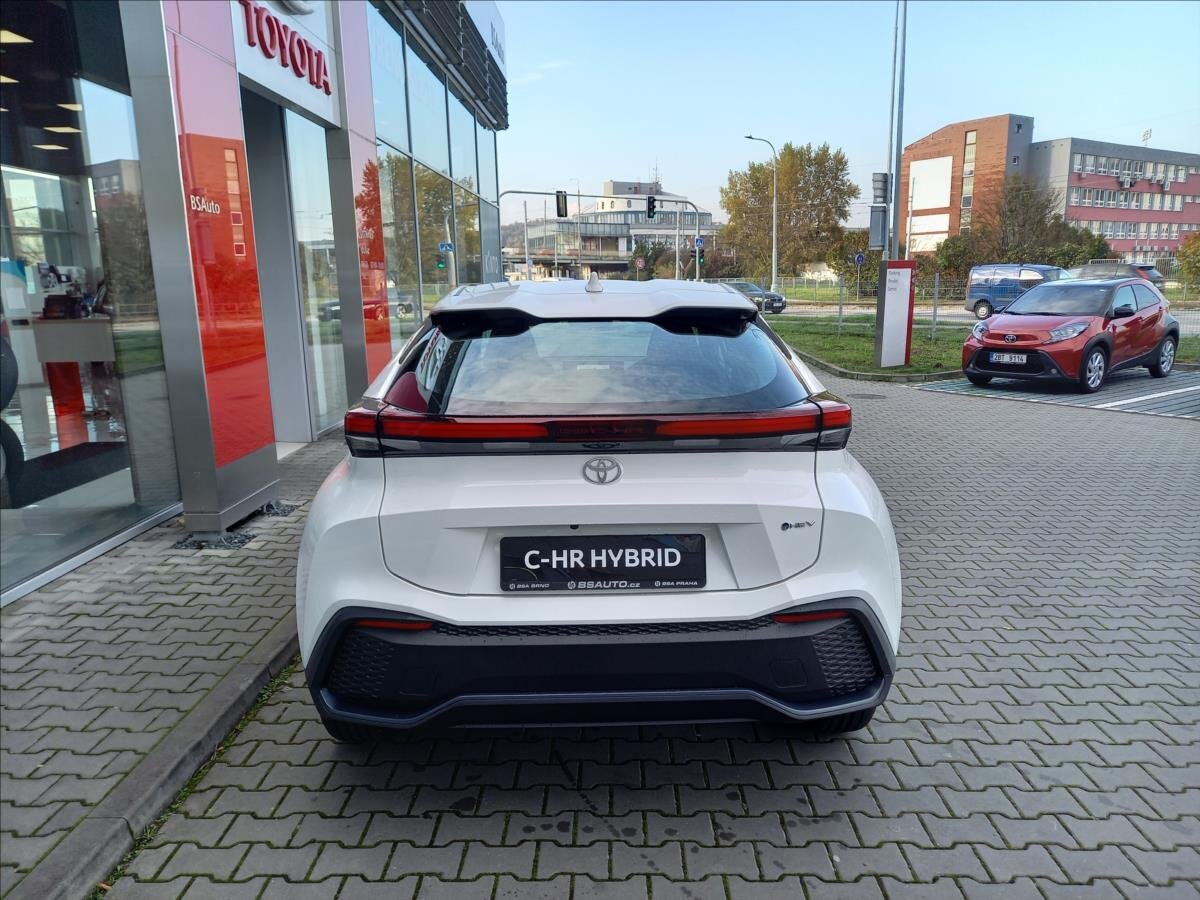 Toyota C-HR SUV / Terénní 1,8 l 103 kw