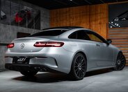 Mercedes-Benz Třídy E 28