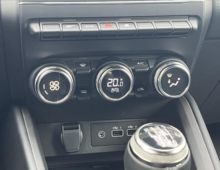 Mitsubishi Colt Hatchback 999,0 67 kw