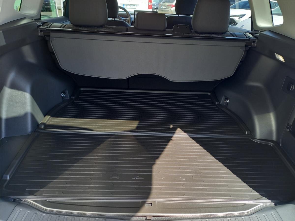 Toyota RAV4 SUV / Terénní 2,5 l 136 kw